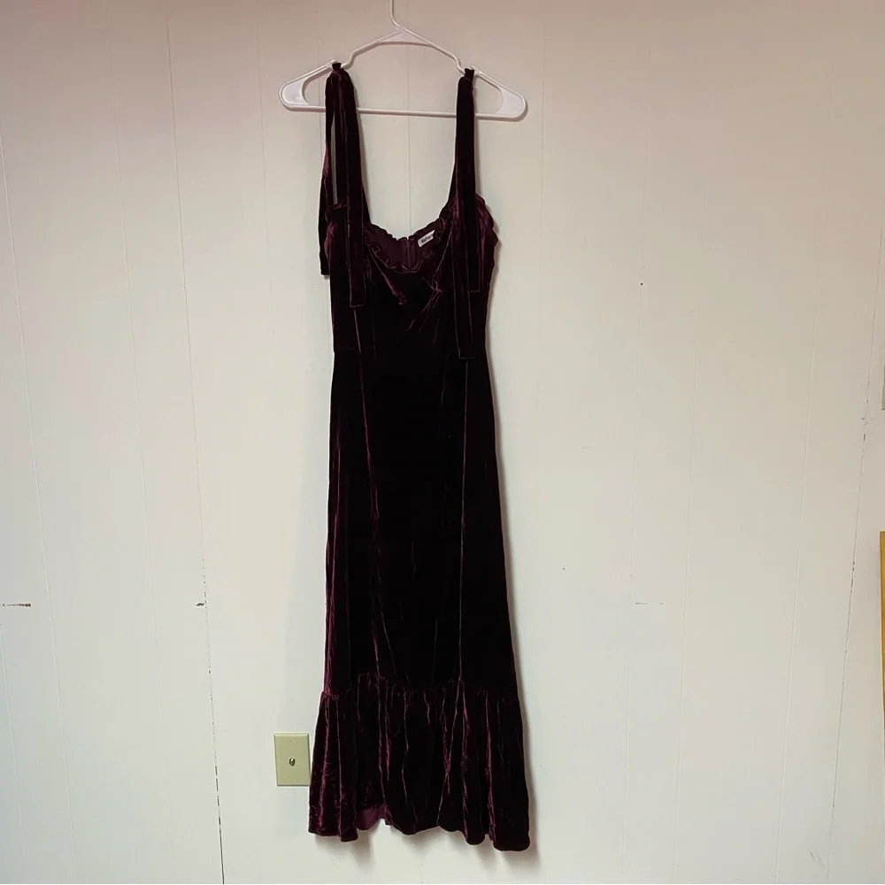Reformation Antoinette Dress Red Velvet 8 - Picture 3 of 11